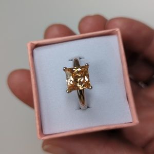 Fragrant Jewels Size 8 Ring Square Champagne Crystal NWOT